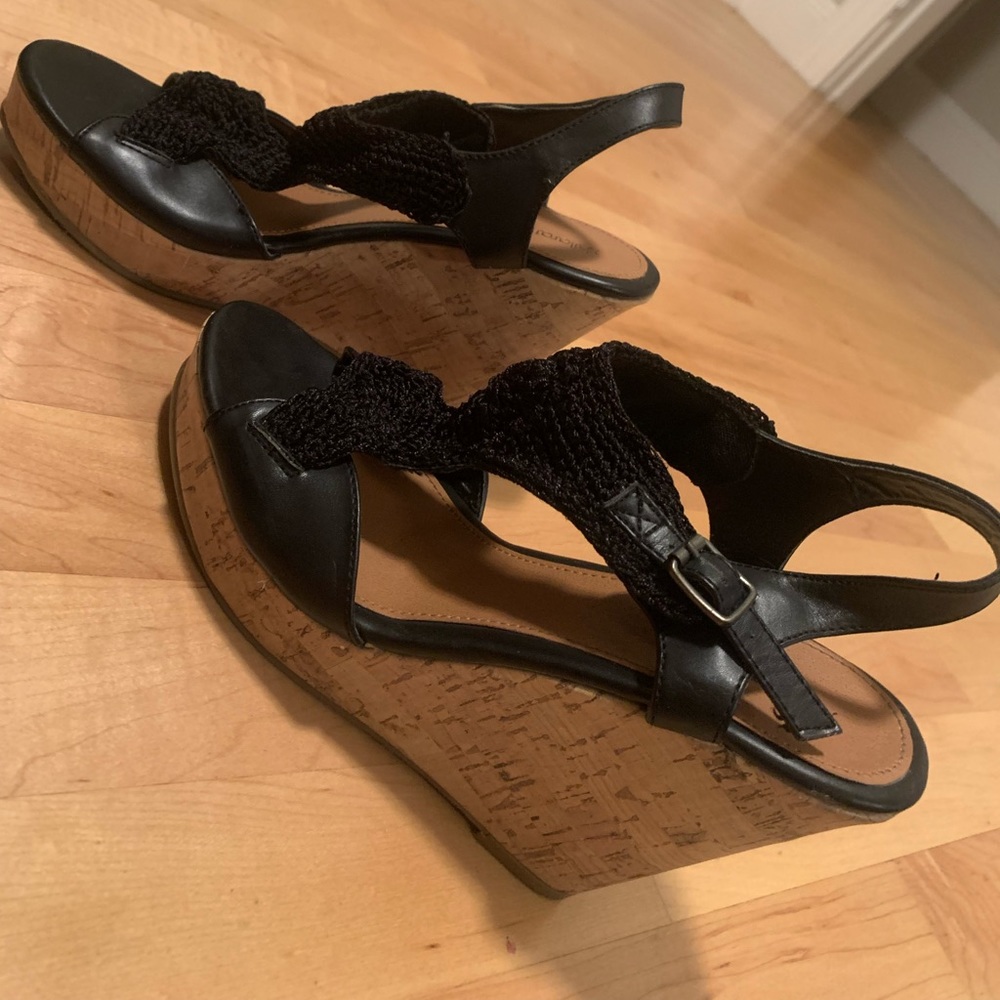 Black and crock wedge heel sandals size 7.5 xhiliration